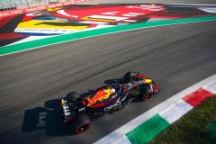 Max Verstappen (NED) Redbull Racing RB18 

during Formula 1 Italian Grand Prix in Monza ITA, Sept 14 2022