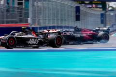 On track Battle, Nico Hulkenurg #27 (GER), Valtteri Bottas #77 (FIN) Formula 1 Crypto.com Miami Grand Prix 2023, 5th Round of the 2023 Formula One Championship From May 5th to 7th, 2023 on the Miami International Auditorium, in Miami Gardens, Florida, United States of America, Stefano Facchin/Avensimages