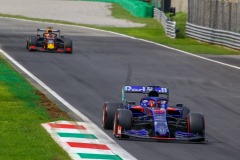 Daniil Kvyat (RUS) Scuderia Toro Rosso STR14